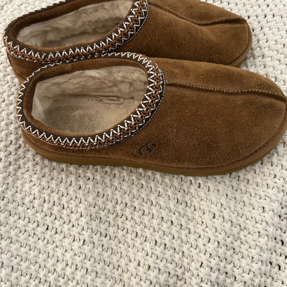 Ugg Tasman women’s size 10 chestnut